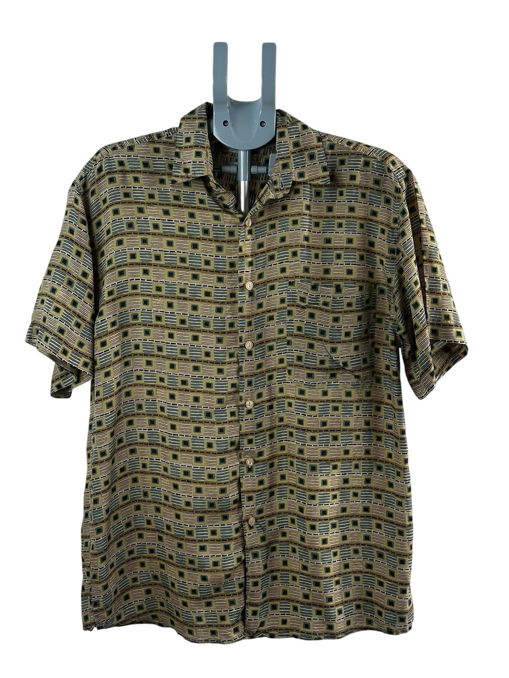 Robert Graham Short-Sleeve Button Shirt and Geometric,Retro Sz M